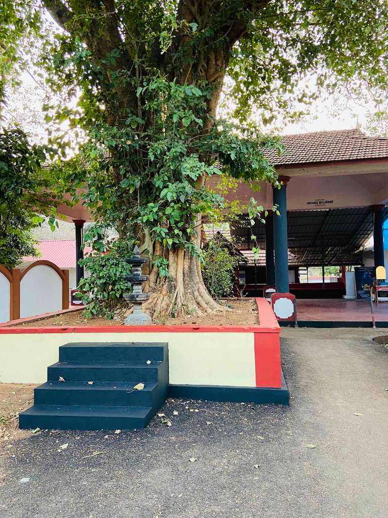 Sree Valiyalukkal Bhagavathi Temple